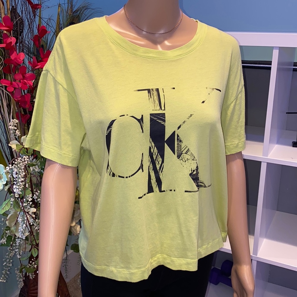 Calvin Klein Jeans lime tee with black logo!